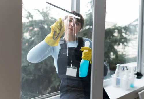 Nettoyage de vitres intérieures et extérieures à Saint-Gonnery
